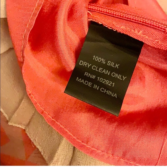 ERICA DAVIES | 100% Silk Ruffled Abstract Cami Top - Picture 5 of 7